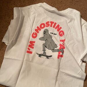 “I’m Ghosting Y’all” graphic tee shirt cool design